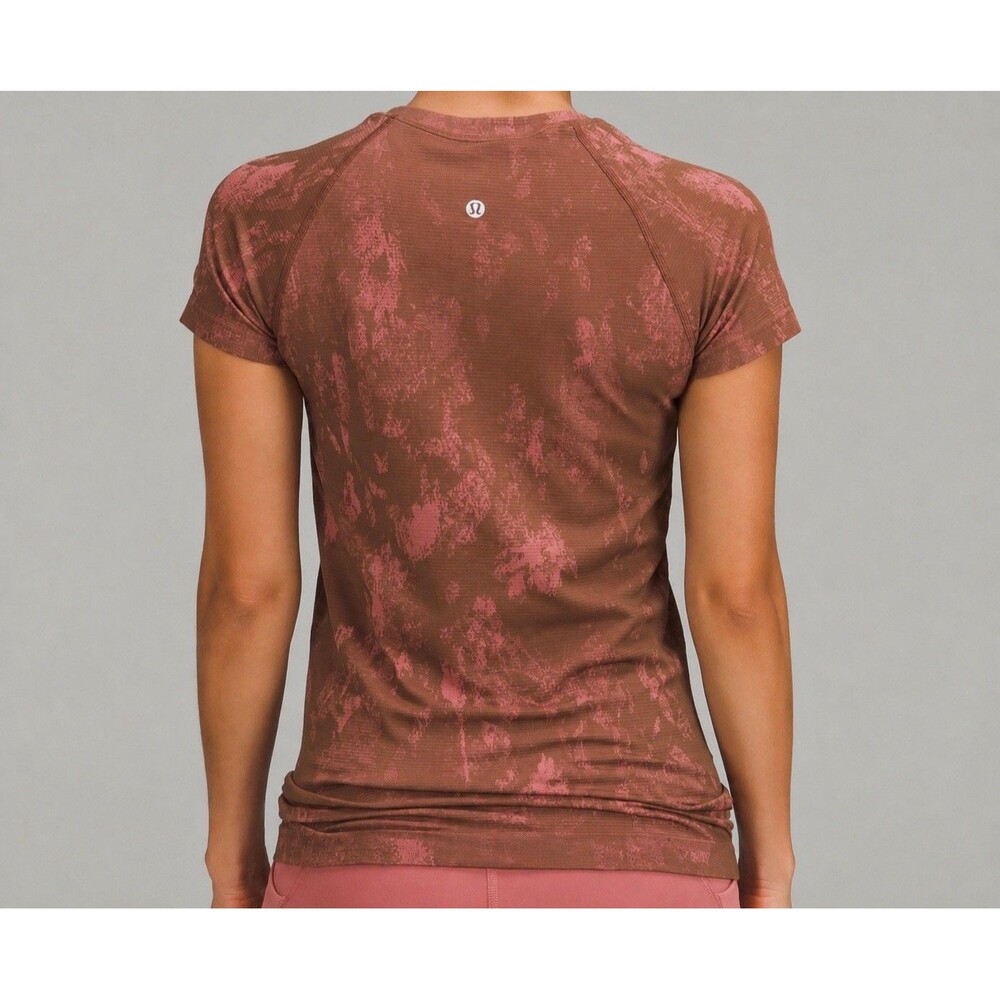 Lululemon  Women Swiftly Tech Short Sleeve  Size 10 SWRT/BRRO 04231
